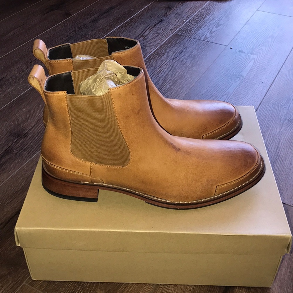 Excellent Condition!! Cole Haan boots!!